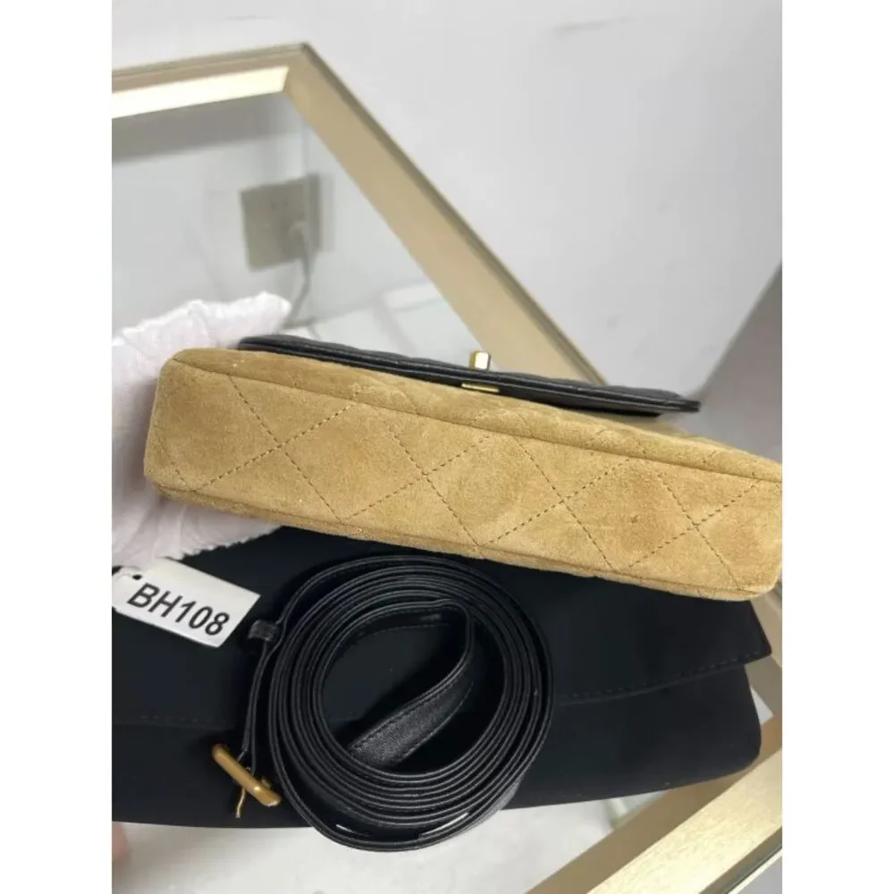 CHANEL brand color